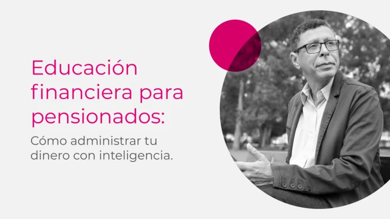 Pensionado colombiano revisando su presupuesto mensual con Avista