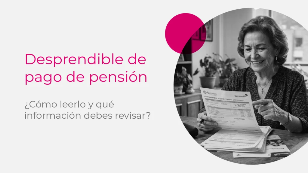 Pensionada viendo su desprendible de pago
